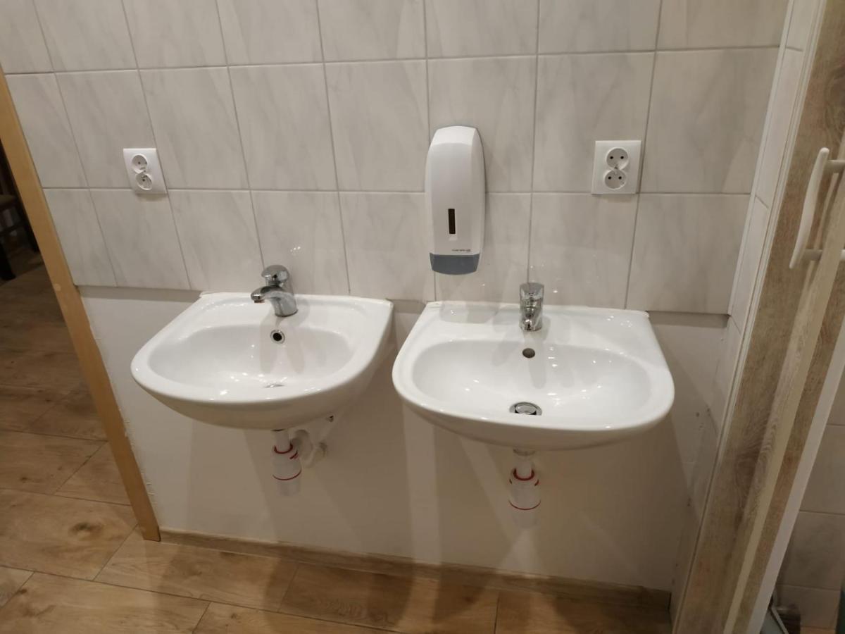 4U Hostel Zgorzelec - Free Parking Jedrzychowice  Ngoại thất bức ảnh