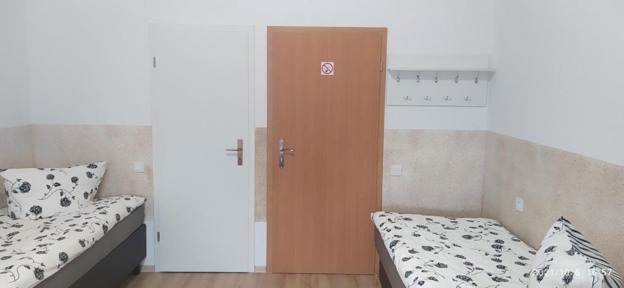4U Hostel Zgorzelec - Free Parking Jedrzychowice  Ngoại thất bức ảnh