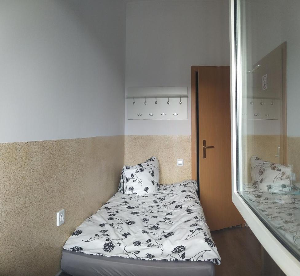 4U Hostel Zgorzelec - Free Parking Jedrzychowice  Ngoại thất bức ảnh